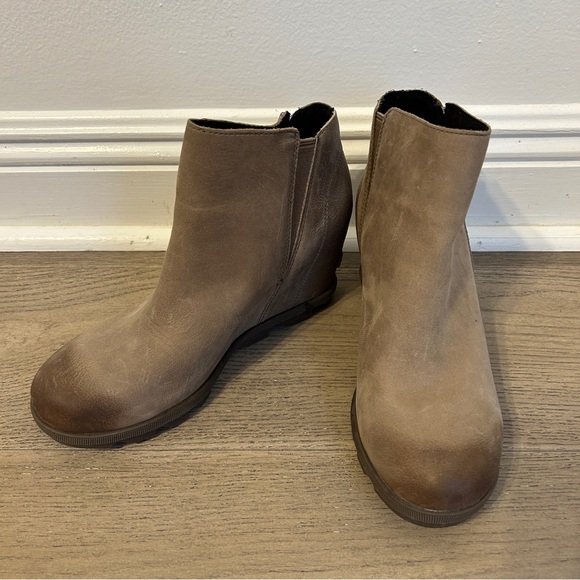 Sorel Women's Joan of Arctic Wedge II Zipper Fashion Boot - Size 9 - Picture 3 of 8